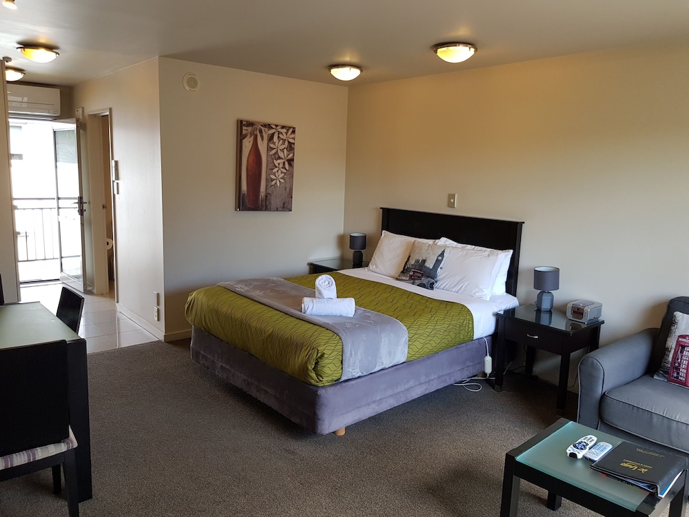 Delago Motel 25/46