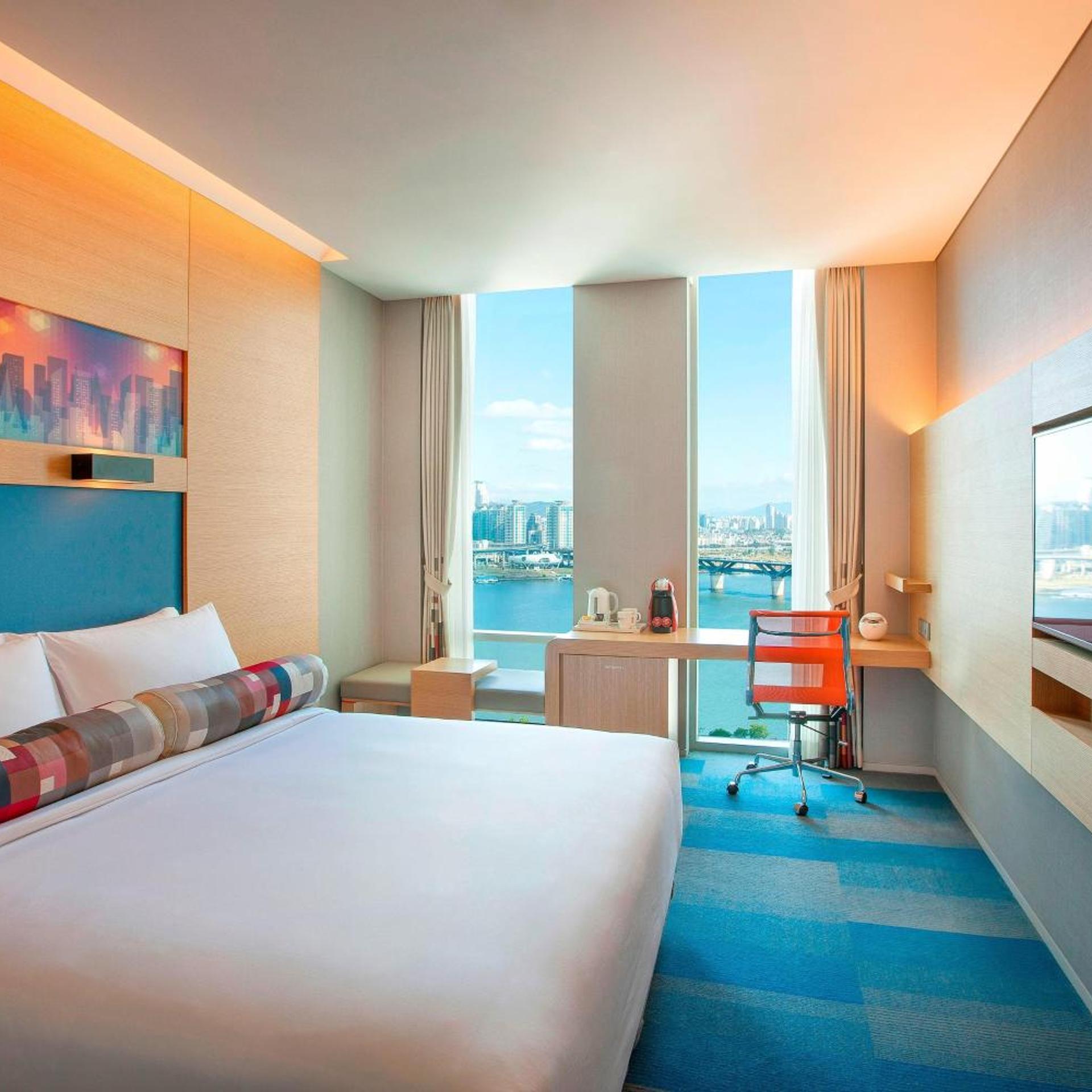 River, Chic, Guest Room, King Bed, River View، Aloft Gangnam Seoul 2/4