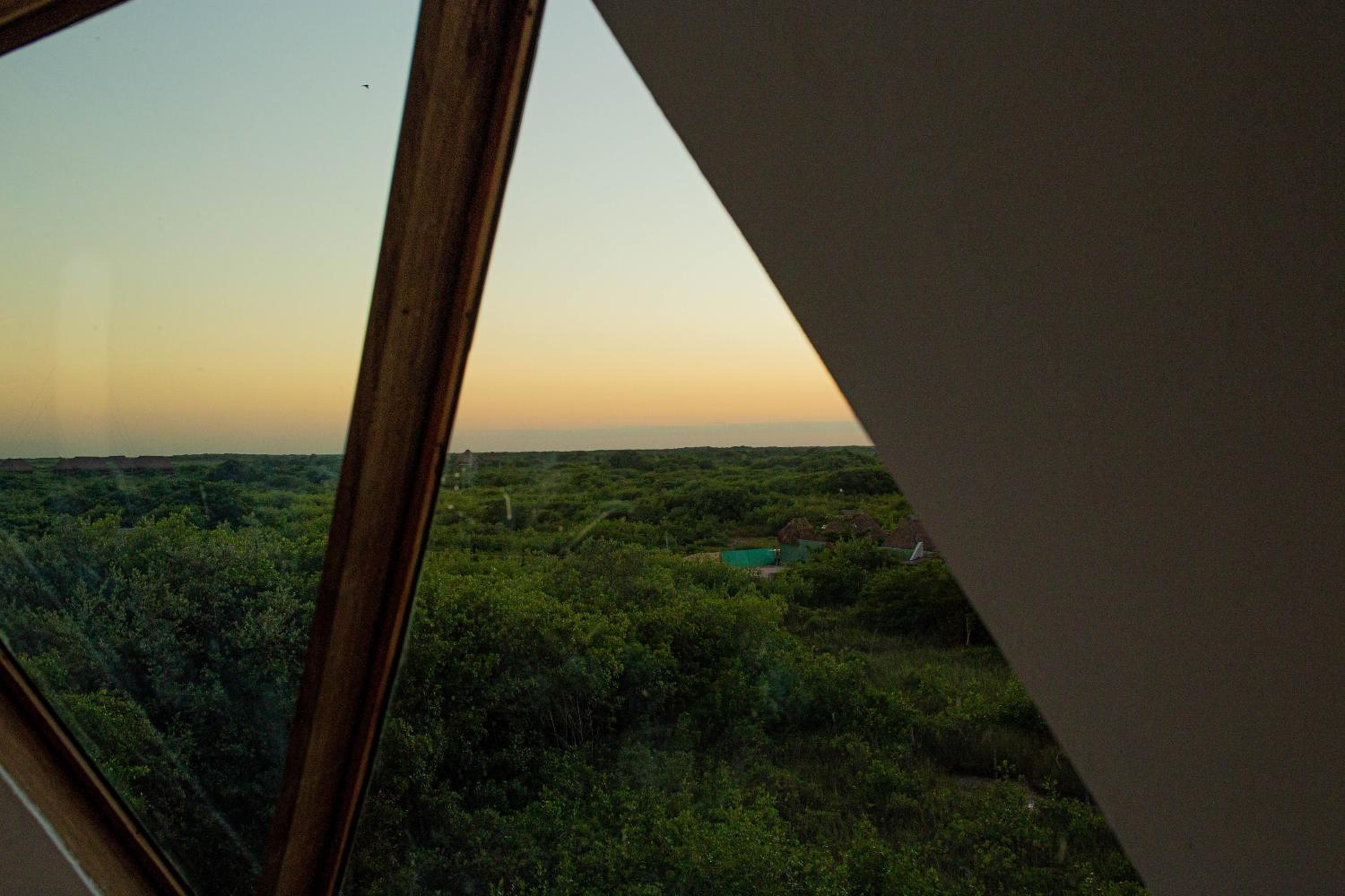 Mamasan Treehouses & Cabins 37/50