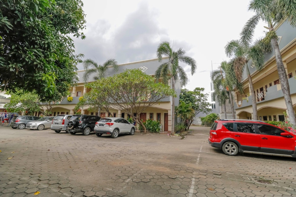 RedDoorz Plus at Karet Pedurenan 3 47/49