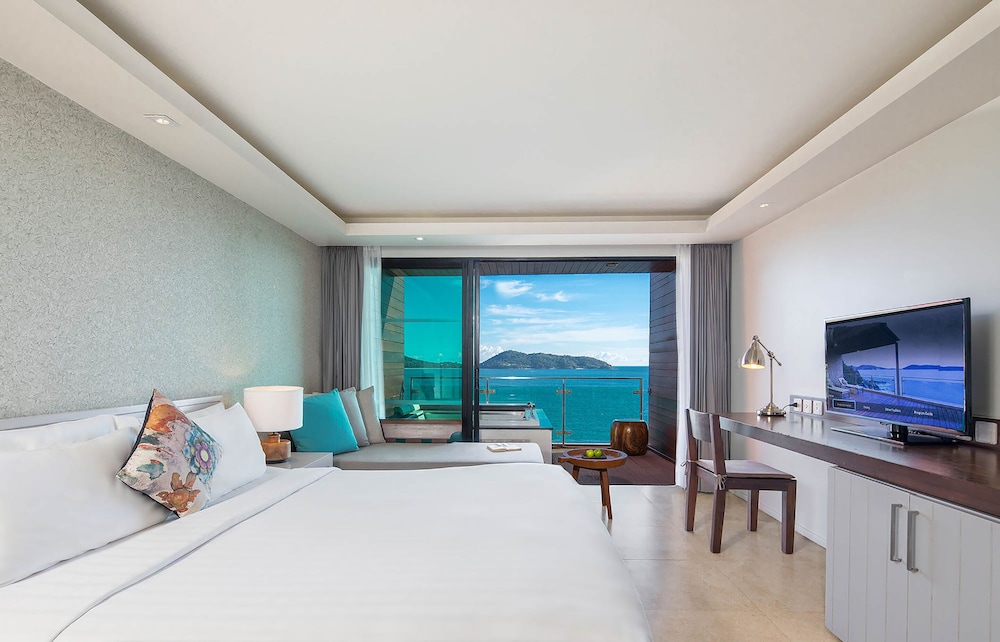 Deluxe, King Bed