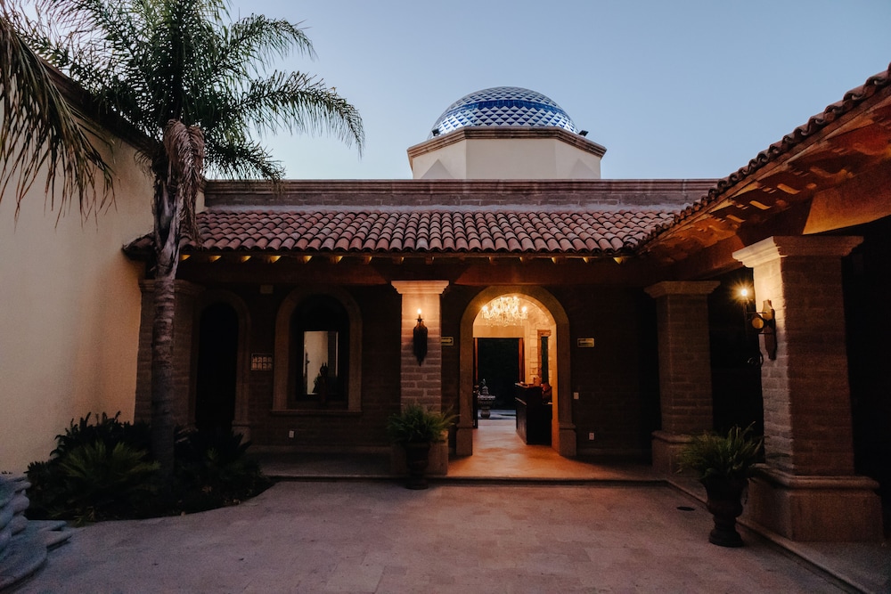 Hacienda Los Arcangeles 3/49