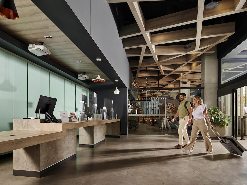 Ibis Torreon 7/49