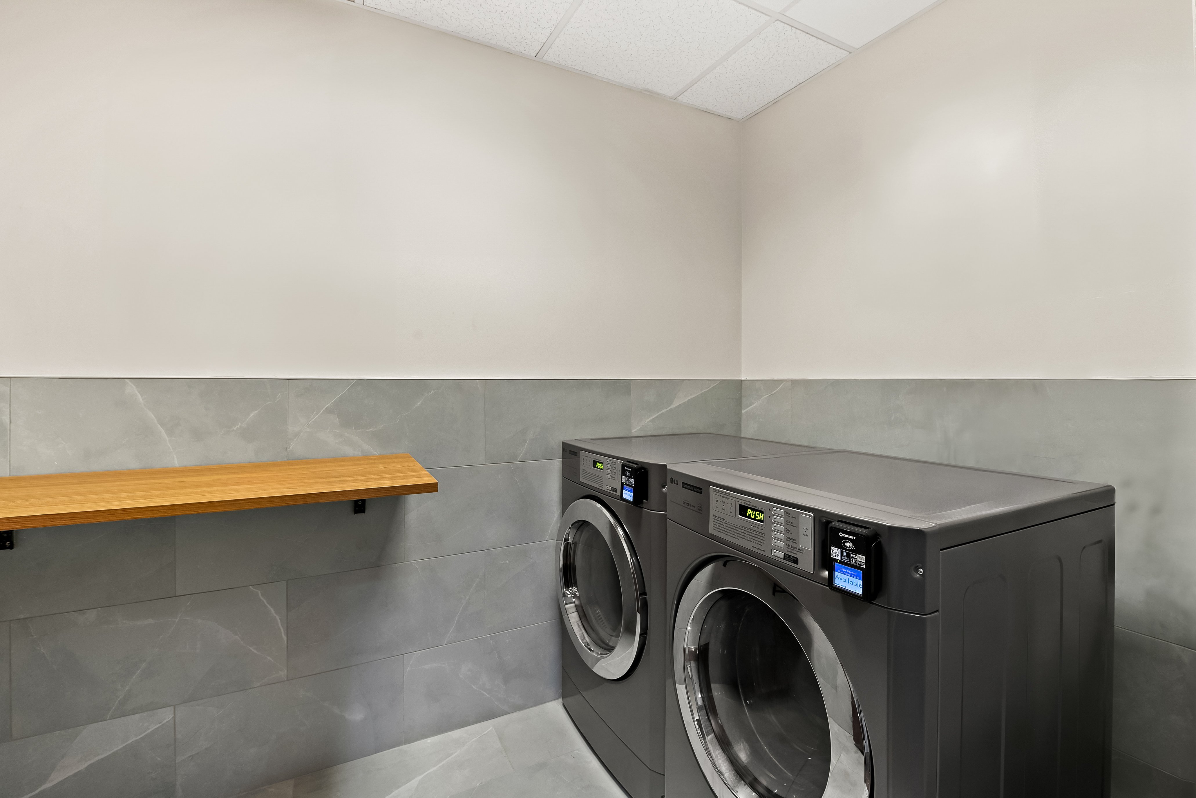 Holiday Inn Express Suites Raleigh Ne Medical Ctr Area 38/74