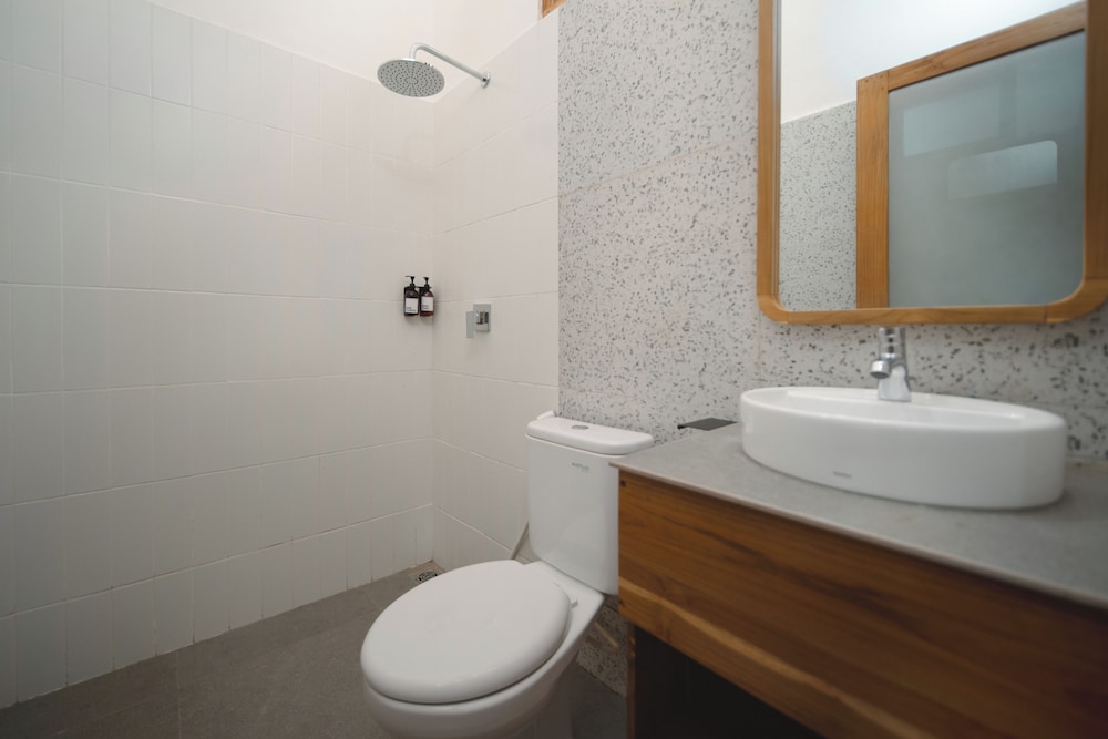 Green Hill Boutique Hotel 44/46