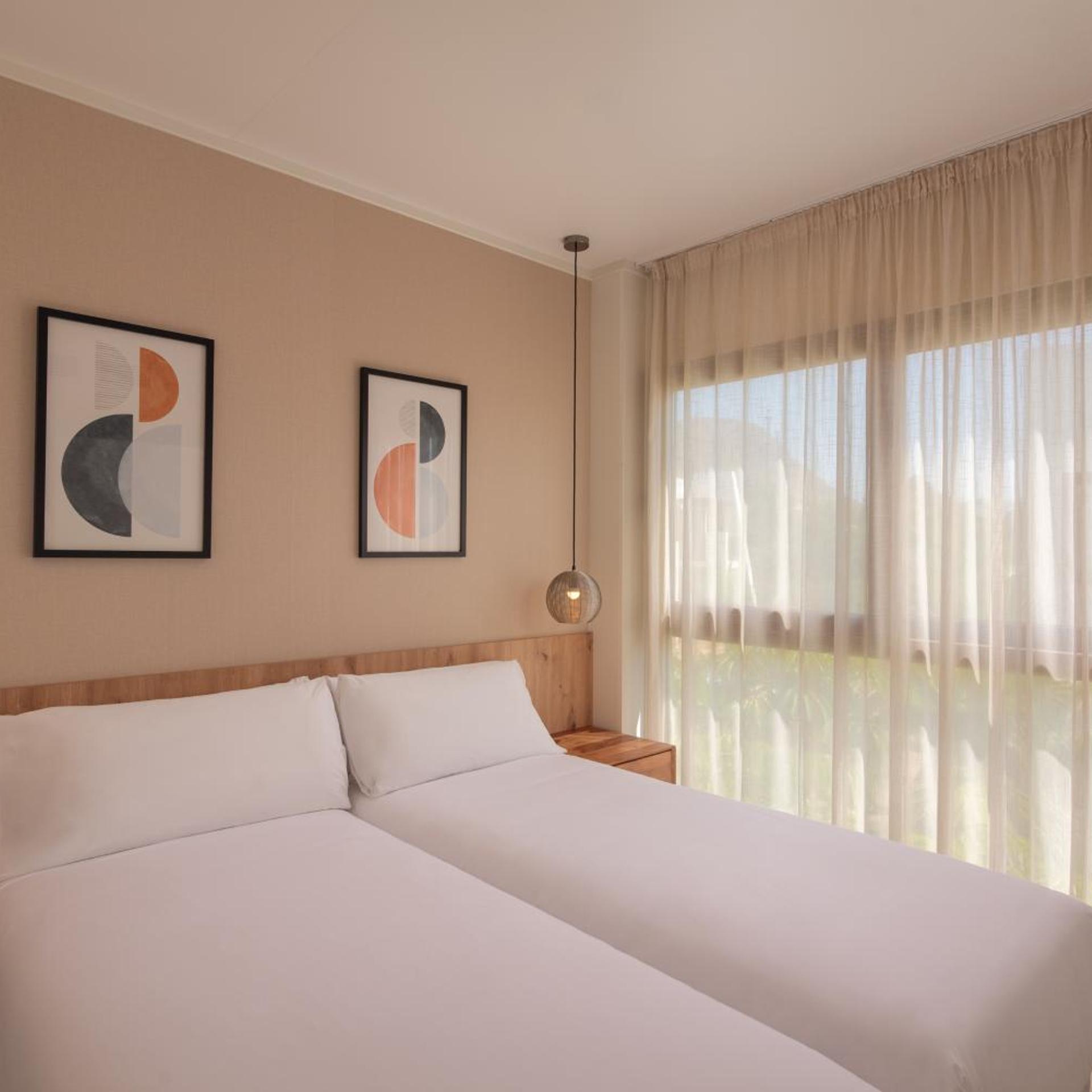 2 Bedrooms, Duplex, Pool, Villa, Sea View, Balcony
