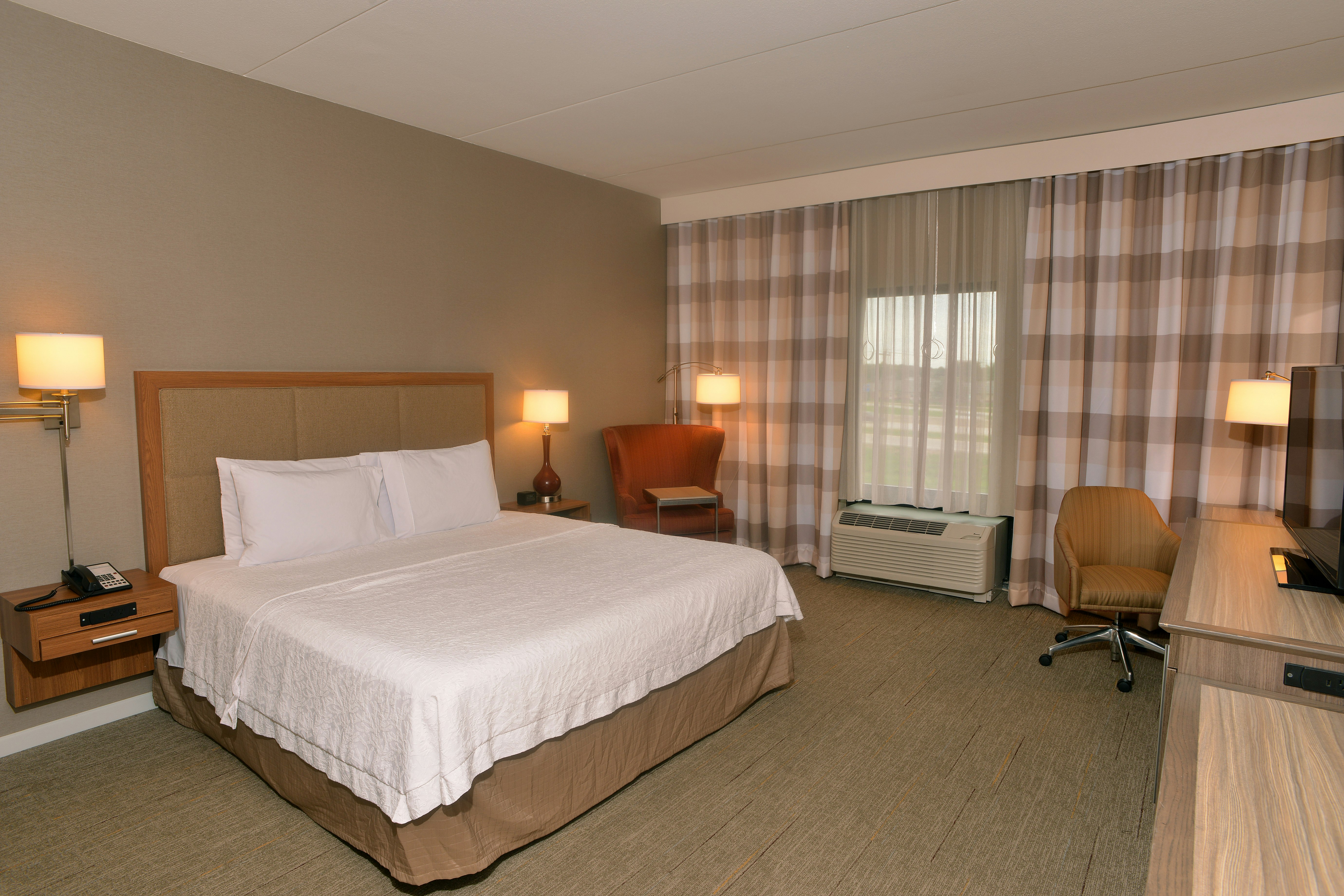 ROOM, KING BED, ACCESSIBLE
