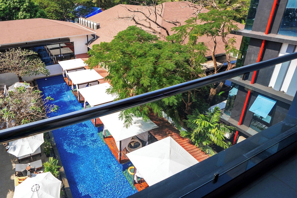 SinQ Party Hotel 39/43