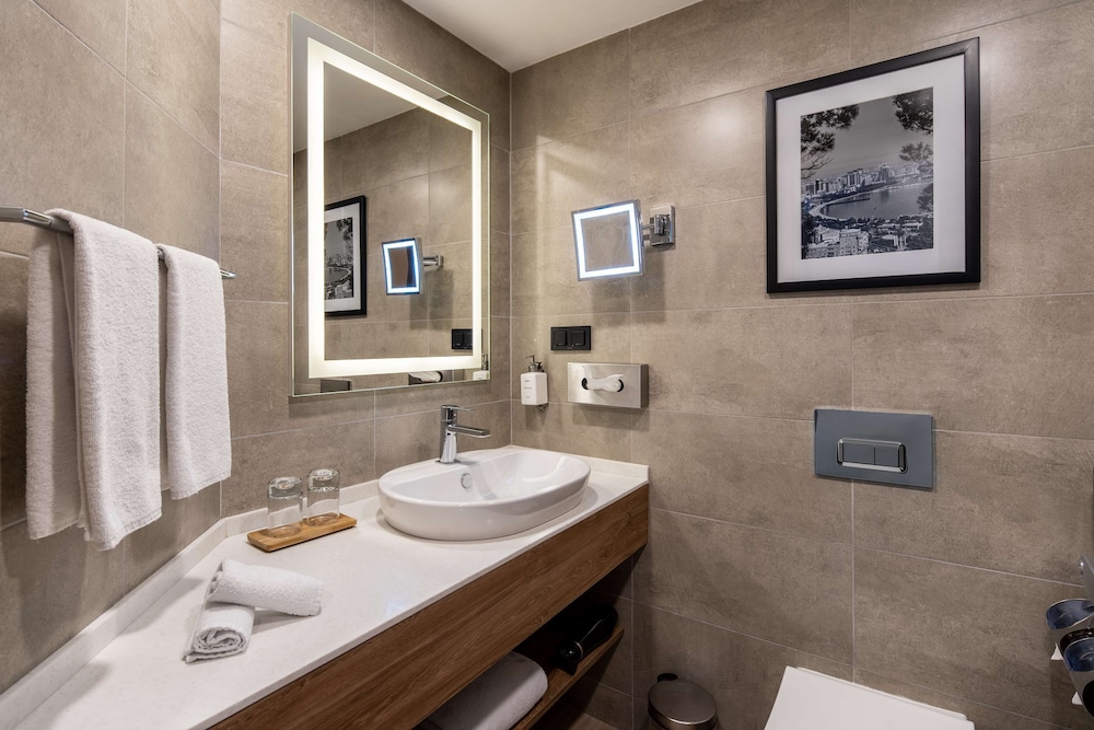 Radisson hotel Baku 80/80