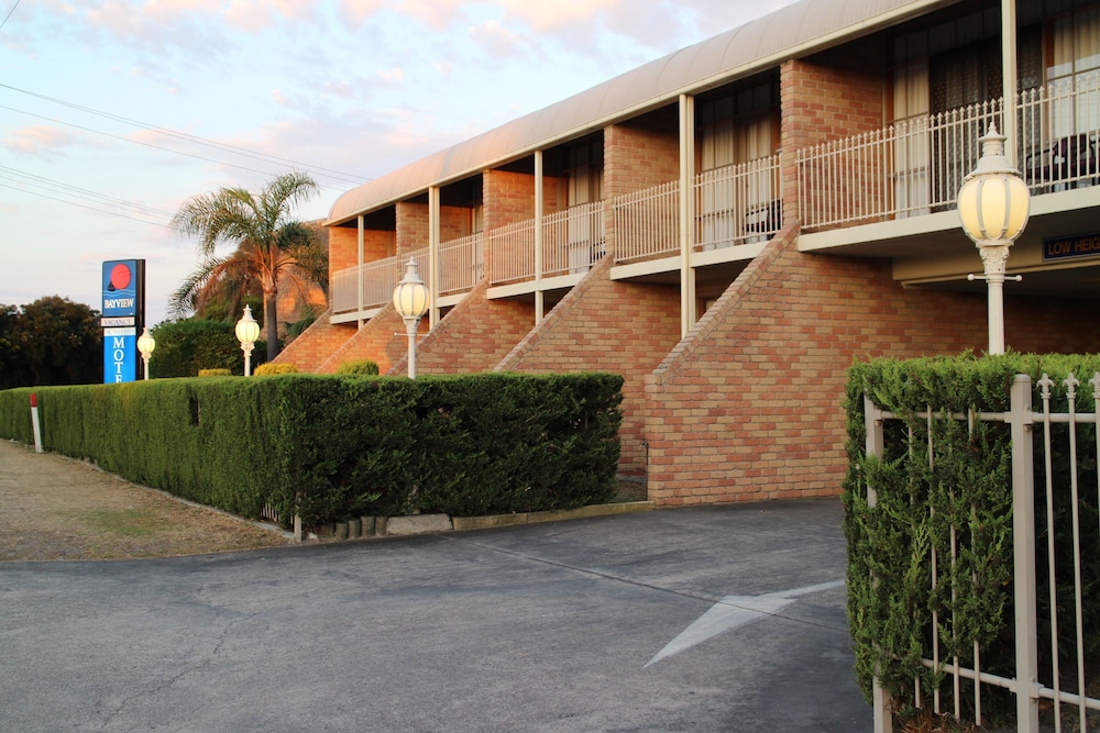 Bayview Motel Rosebud 56/60