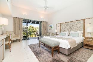 Room, King Bed, Lagoon View