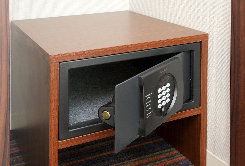 Keio Presso Inn Tokyo Station Yaesu 40/76
