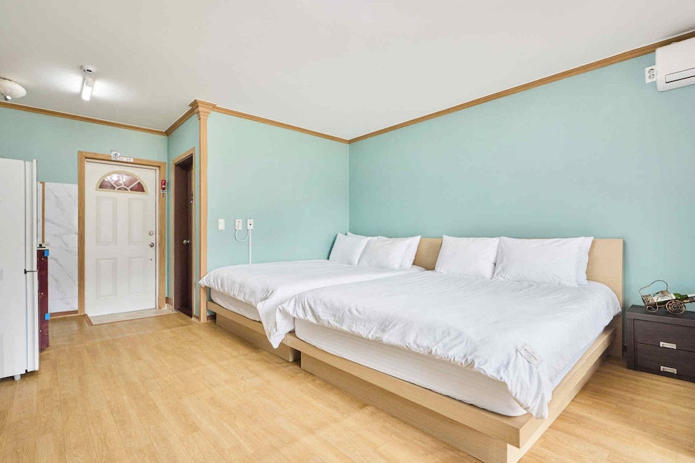 غرفة سوبيريور بسريرين كوين، Heidi Pension G House 8/10
