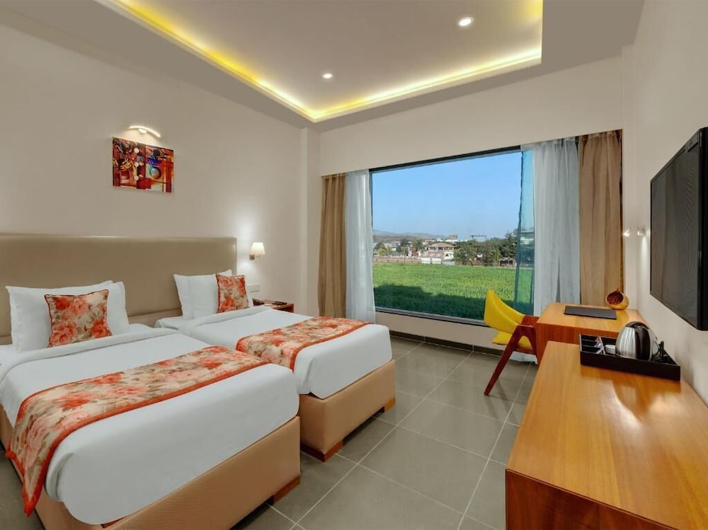 Viola Beacon Resort Lonavala 13/24