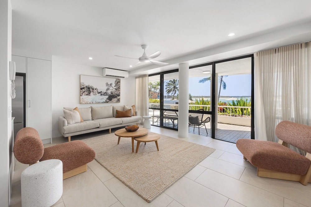2 Bedrooms, Water Front, Two Story