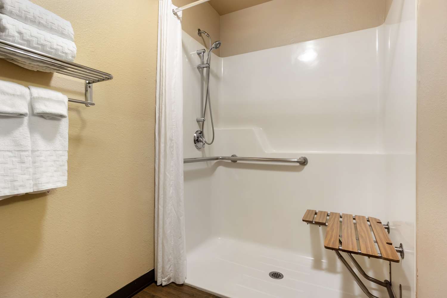 Best Western Plus Yakima Hotel 58/61
