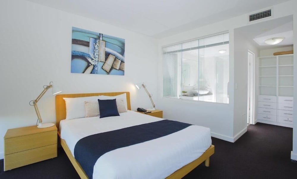 Kirra Surf Apartments 21/75