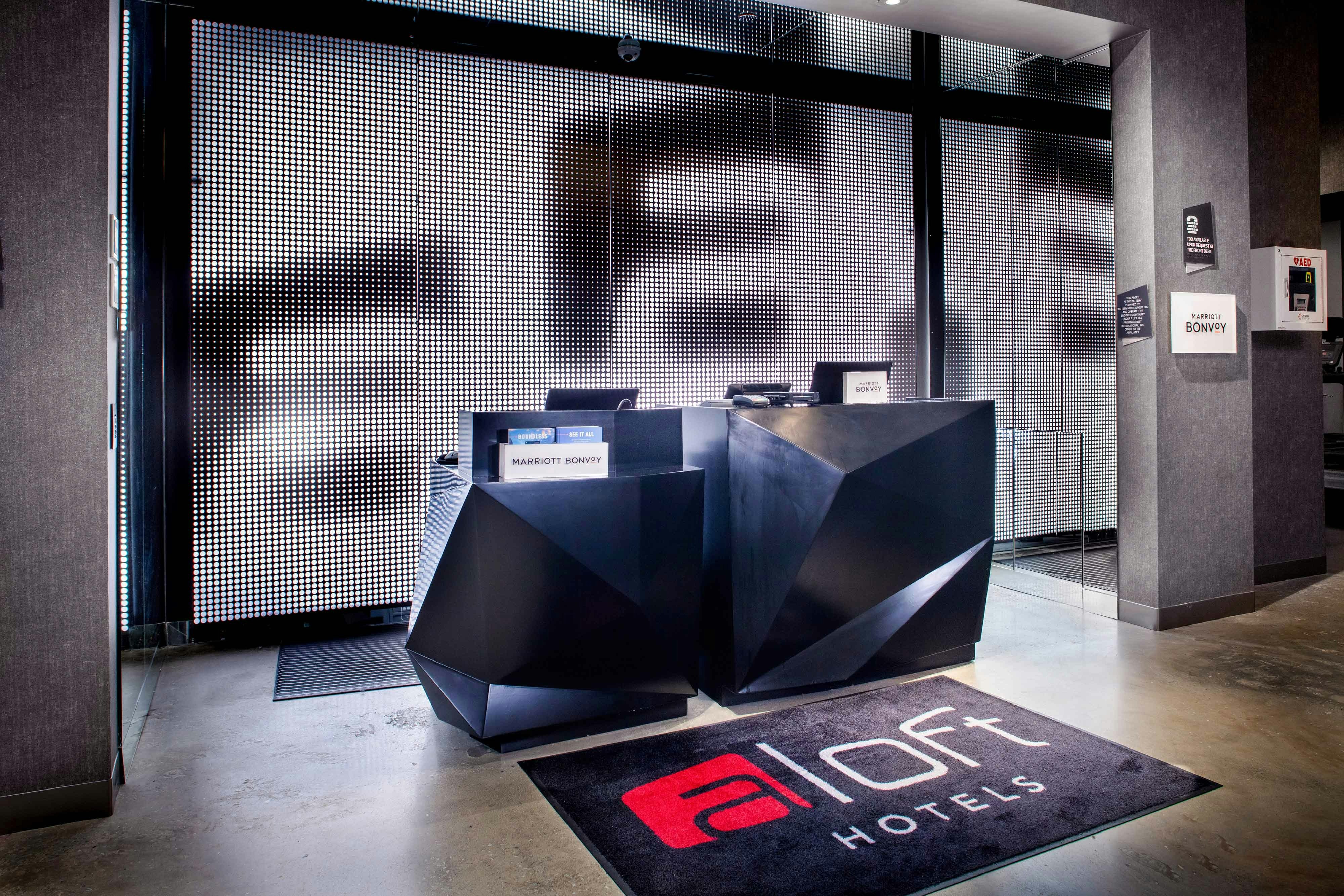 Aloft Atlanta at The Battery Atlanta 18/38