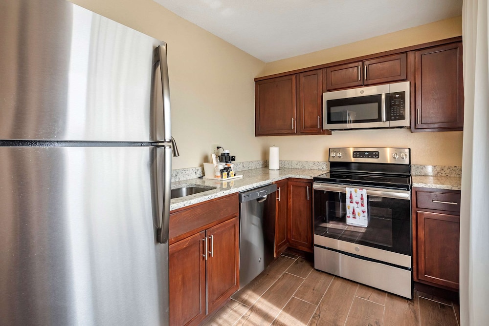 Comfort Inn Suites Pueblo 20/24