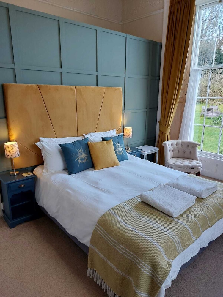 Laston House 13/50