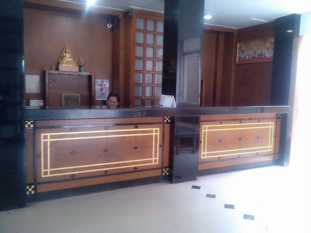 Petch Pailyn Hotel 8/37