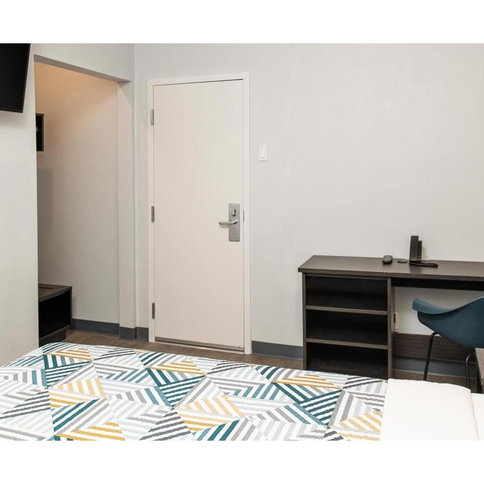 Motel6 San Pedro, CA – Port of Los Angeles 8/50