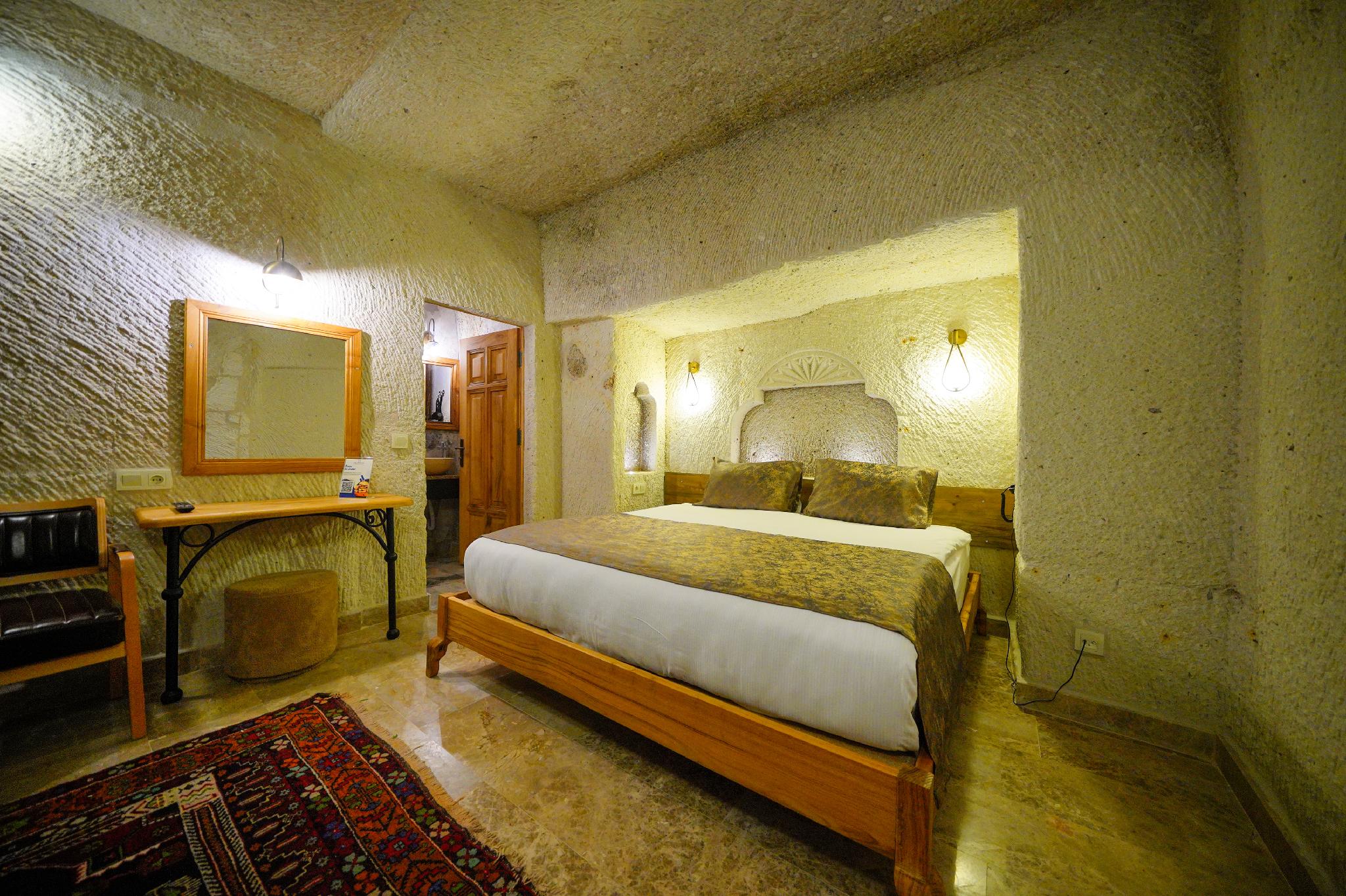 Deluxe, Double Bed, Valley View