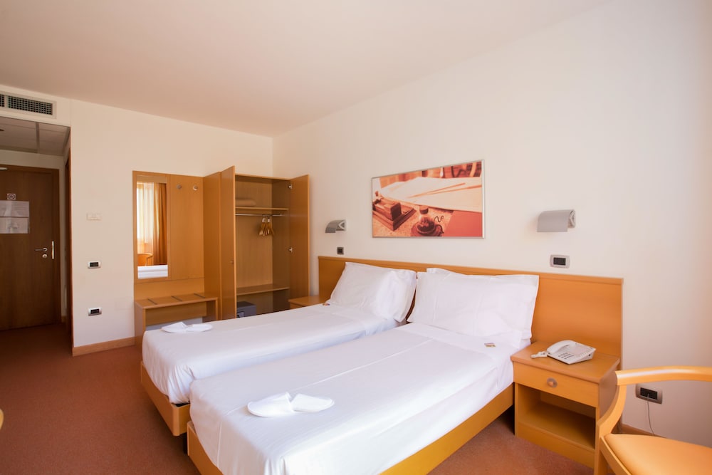 STANDARD, TWIN BEDS