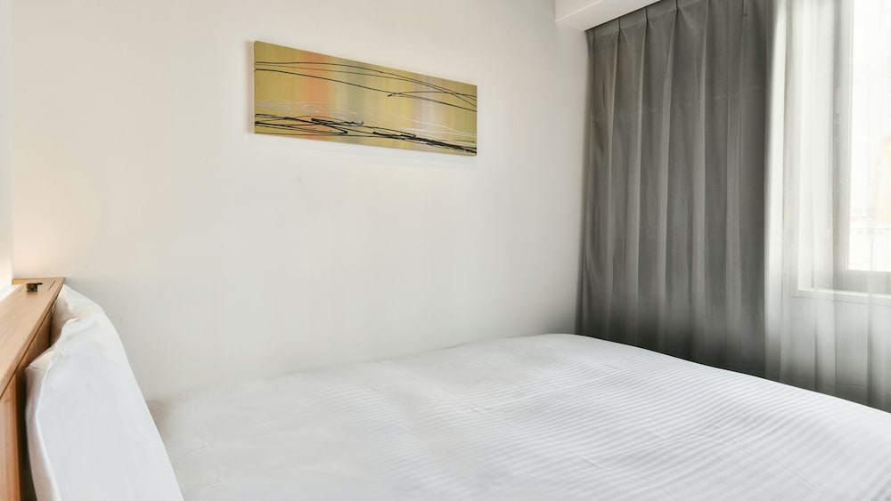 Vessel Inn Namba 11/50