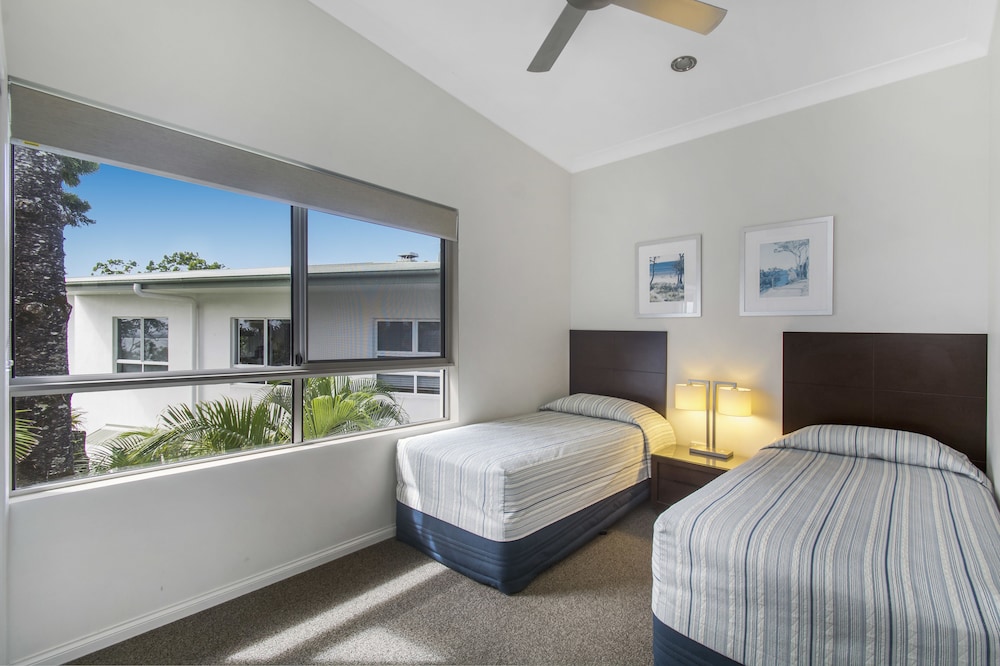3 BEDROOMS, CLASSIC, APARTMENT, OCEAN VIEW