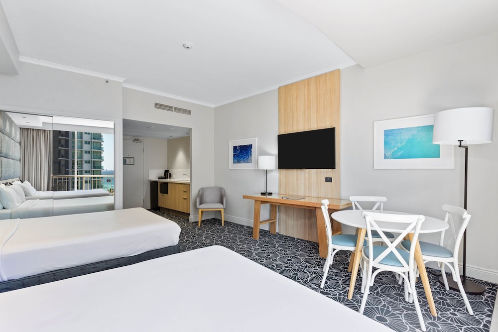 Mantra Twin Towns 30/69