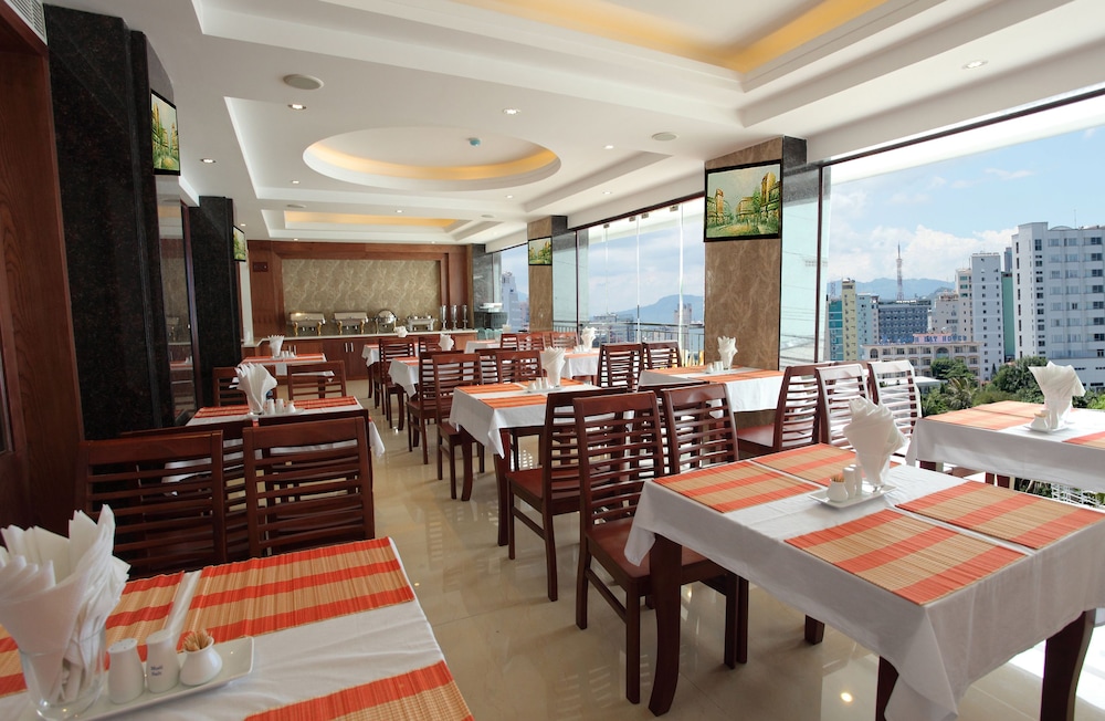 restaurant cafeteria
