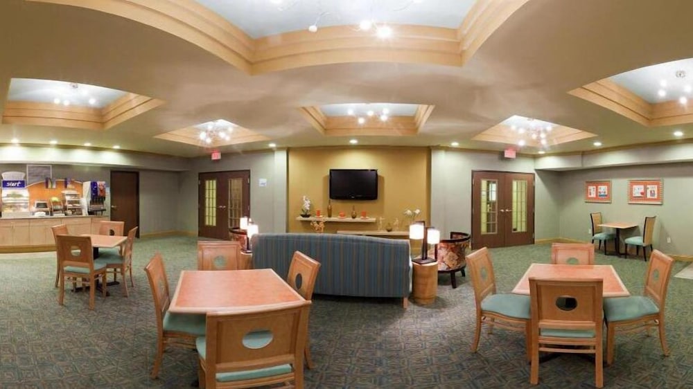 Holiday Inn Express Suites Thornburg S Fredericksburg 50/58