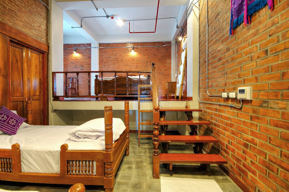 Saengpanya Home Boutique Hotel 44/65