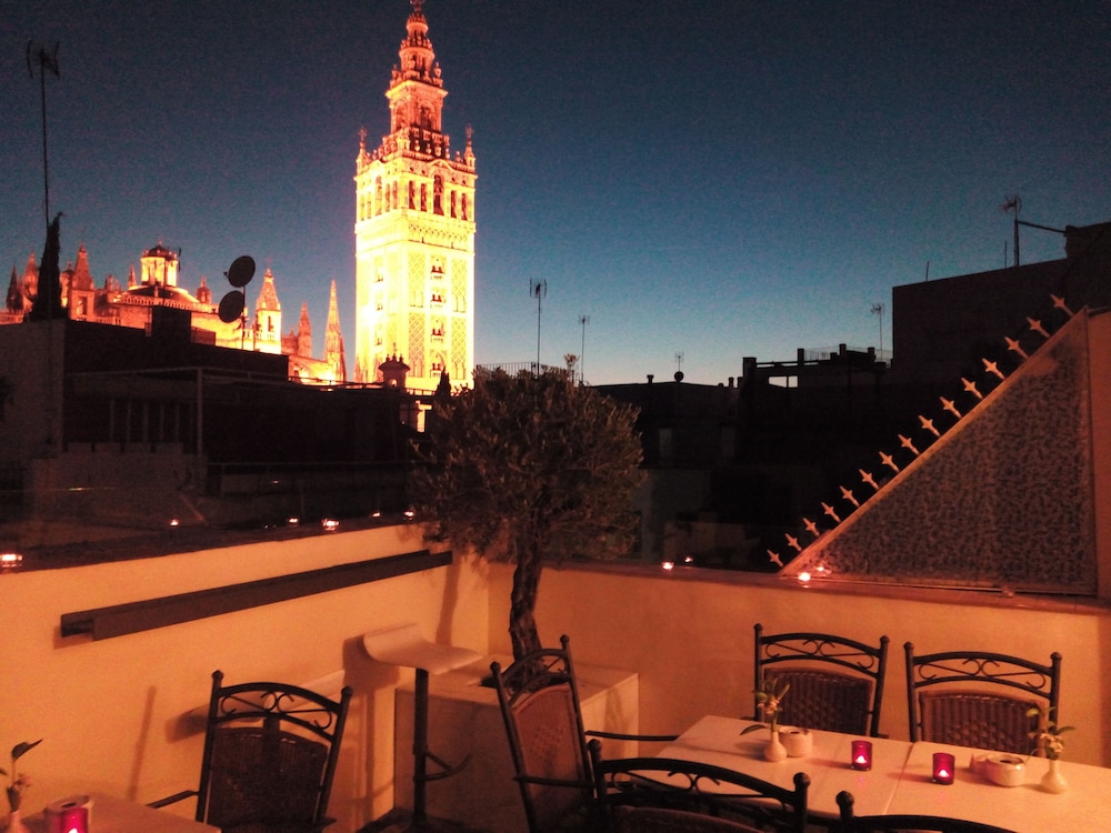 Hotel Palacio Alcazar 65/71