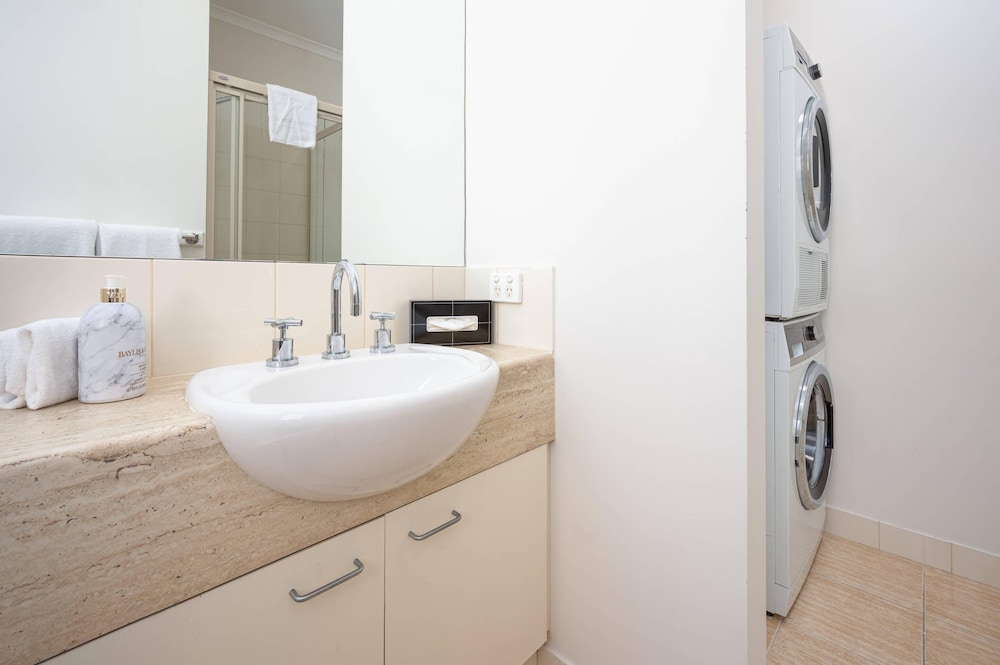Efficiency, Suite, Queen and Twin Beds