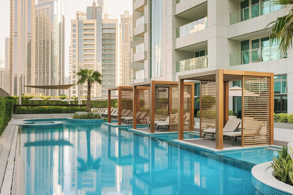 Aura Suites Downtown 43/48