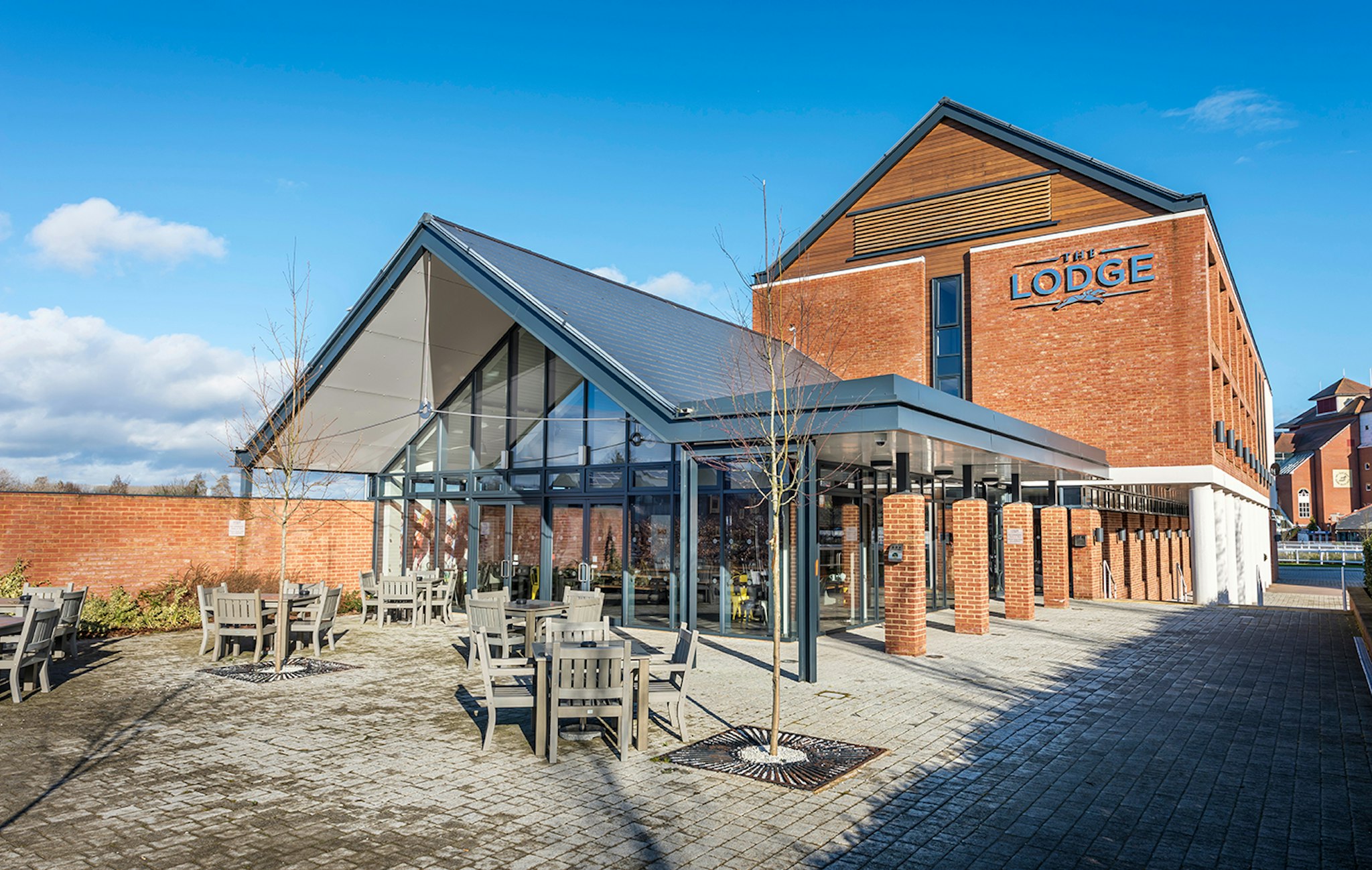 The Lodge 23/25