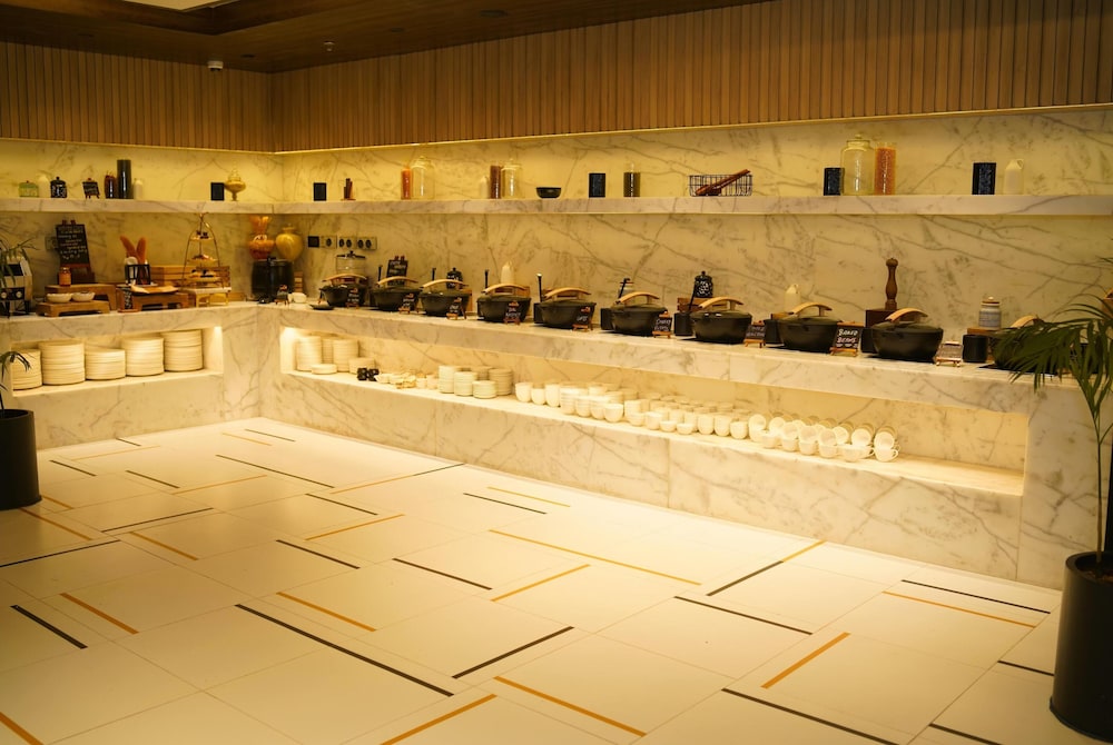 Ramada Plaza by Wyndham Chandigarh Zirakpur 32/58