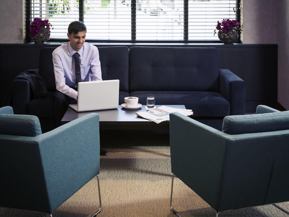 Mercure London Heathrow 44/68