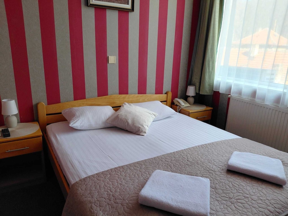 Family, Double Bed, Park View, Sofa, Hotel Slodes 8/10