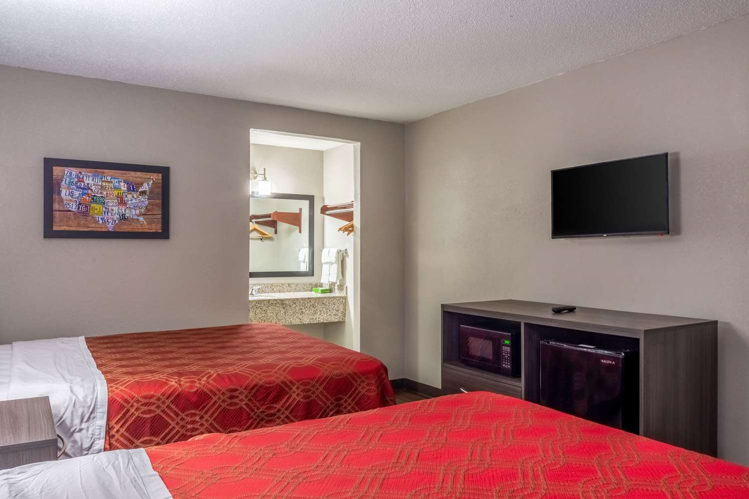 Room, 2 Queen Beds, Econo Lodge East Ridge 5/6