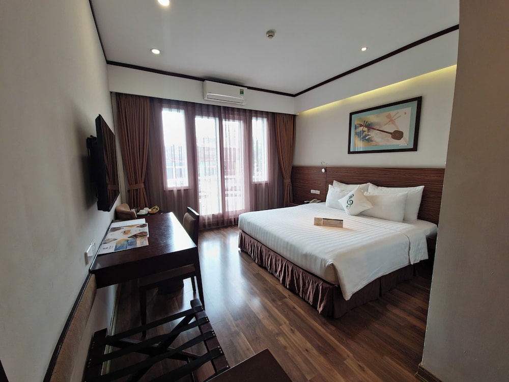 Deluxe, Twin Beds, Thang Long Opera 4/10