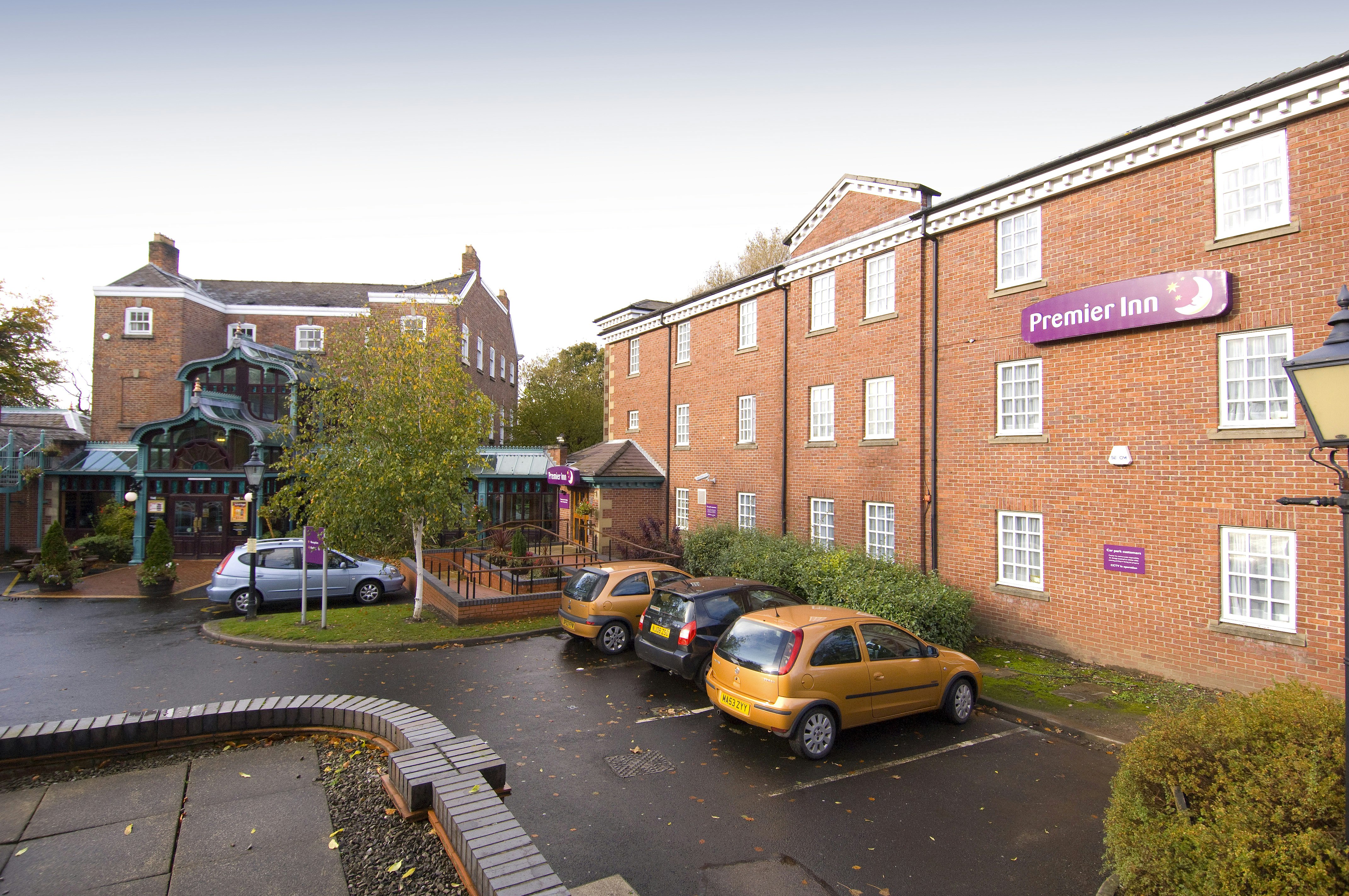 Premier Inn Stockport Central 18/25