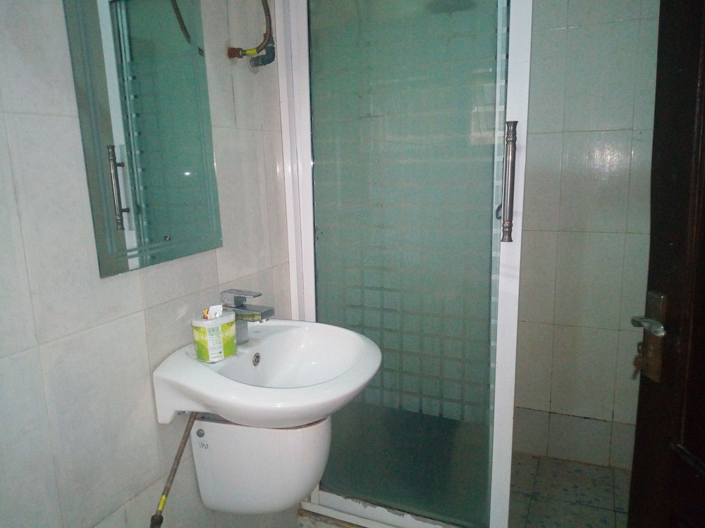 DELUXE, TWIN BEDS