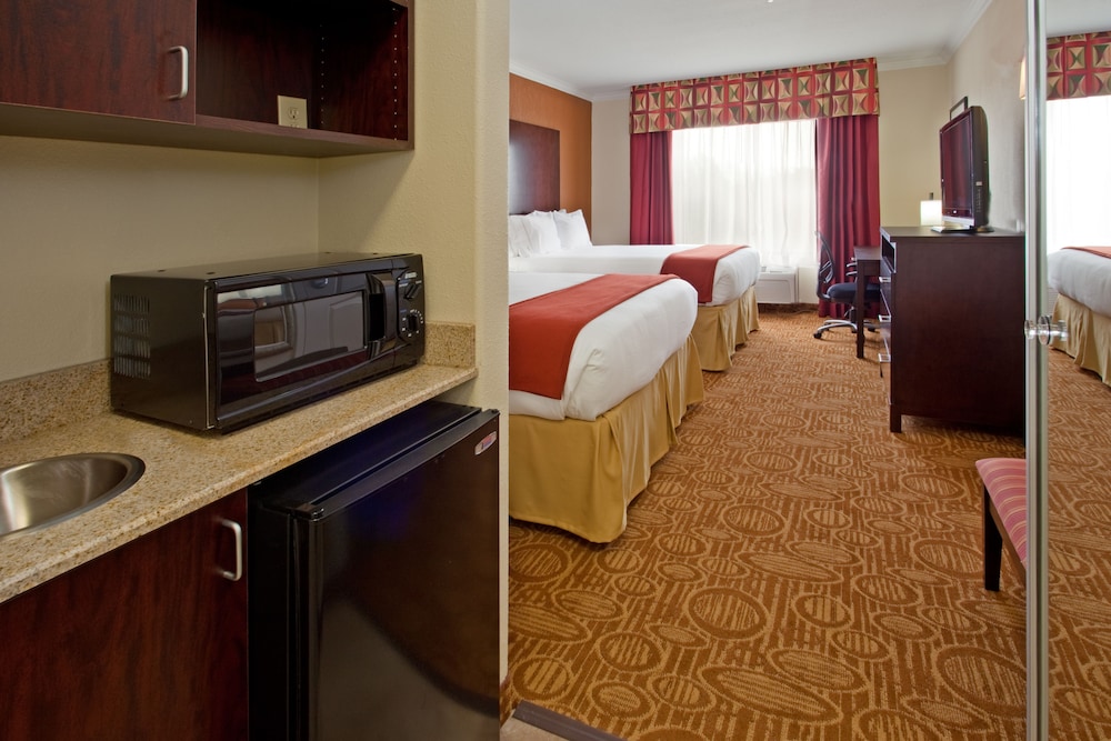 Holiday Inn Express Hotel Suites Katy 19/41