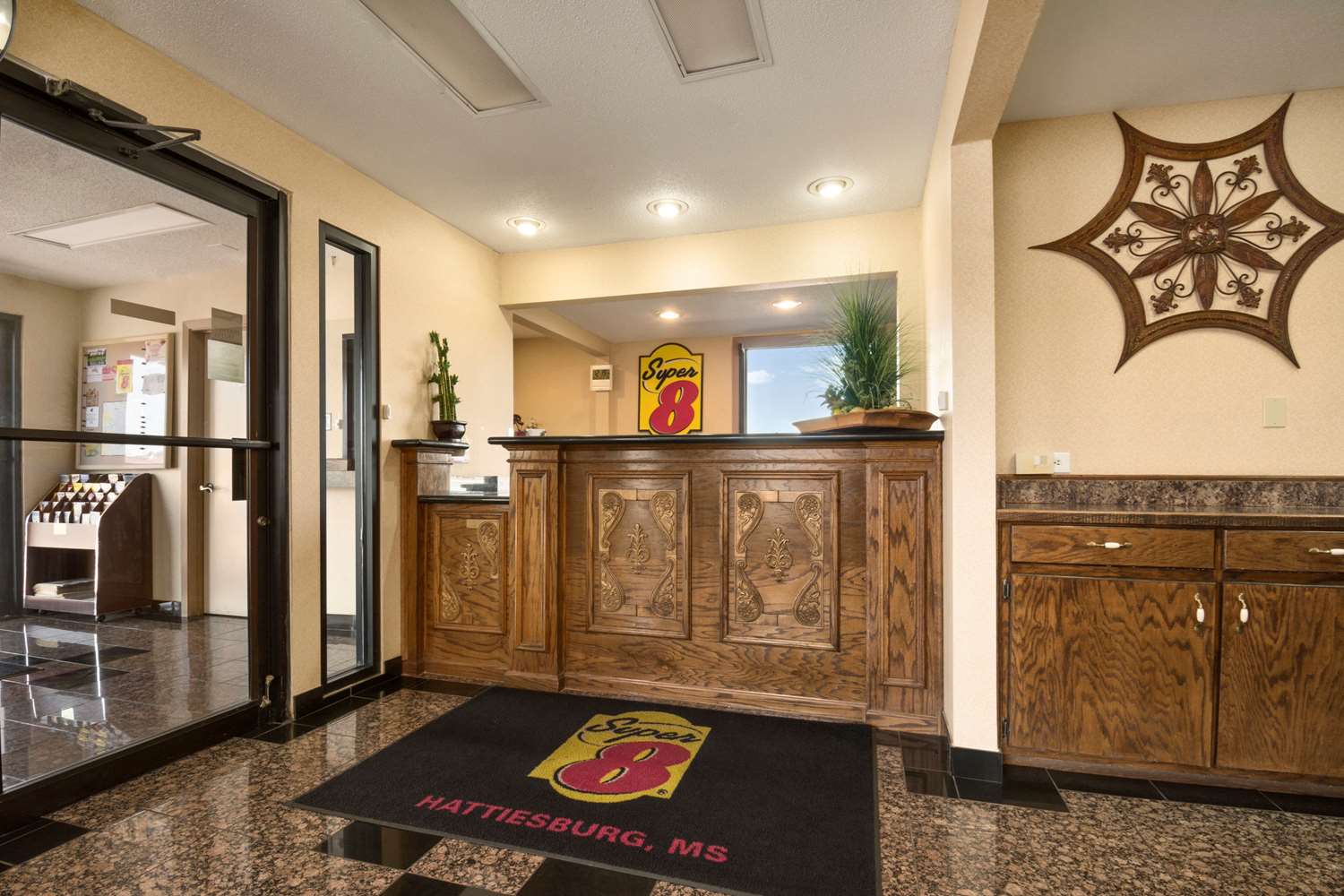Super 8 by Wyndham Hattiesburg North/University Area 2/7
