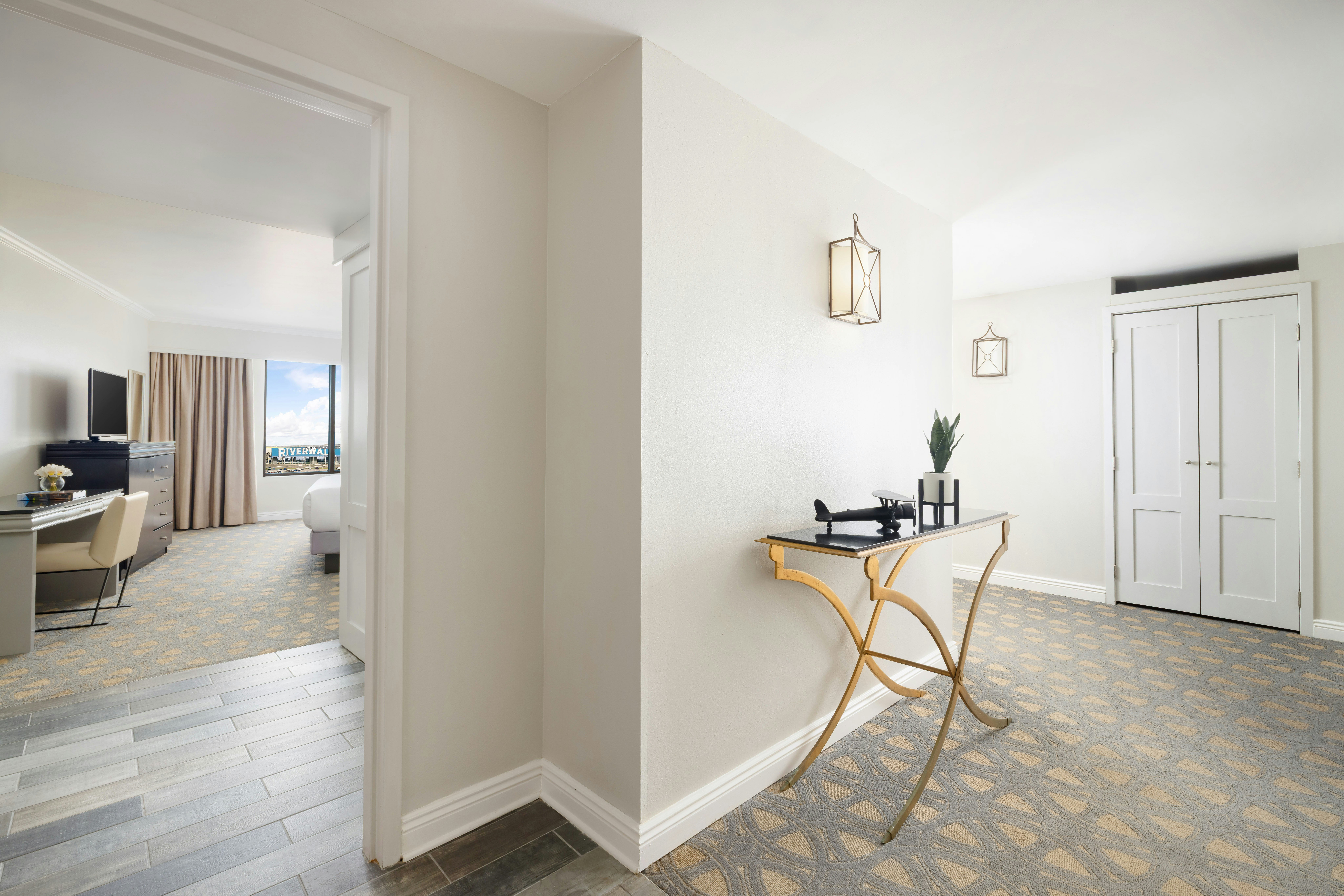 The Riverfront Hotel New Orleans 45/70