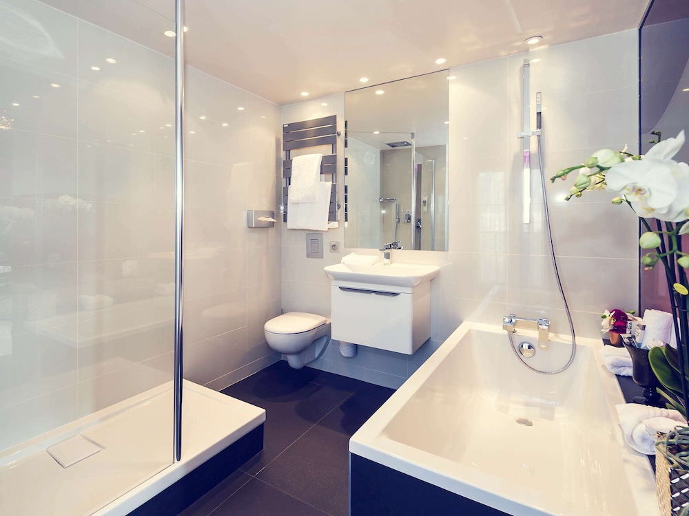 Mercure Paris Place d Italie 26/74