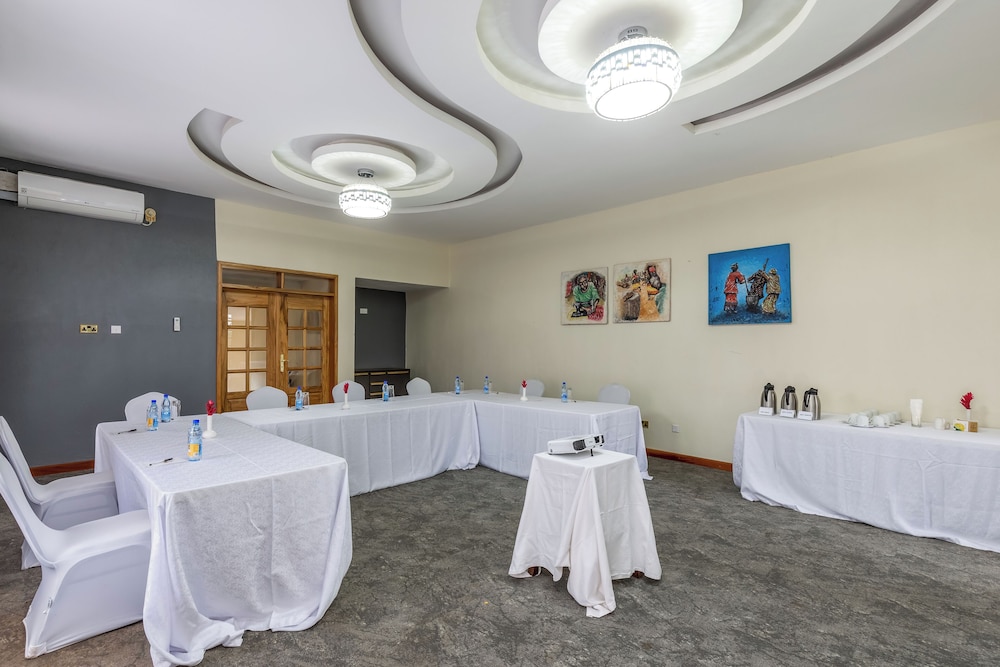 The Emin Pasha Hotel 7/46